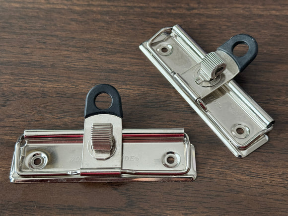 H902 - 3 7/8'' Wire Nickel Clipboard Clip w/pen holder
